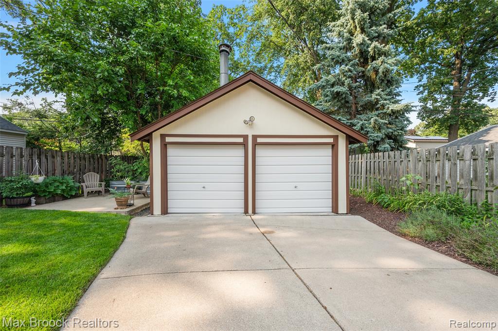 47 Wellesley Drive, Pleasant Ridge, MI — Photo 27