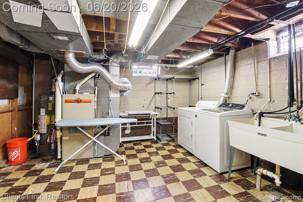 8260 Arnold Street, Dearborn Heights, MI 48127 — Photo 25