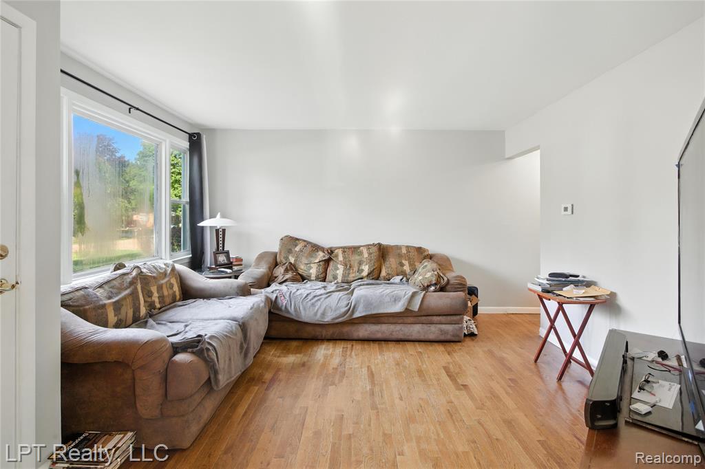 5576 Cleary Drive, Waterford, MI 48329 — Photo 3