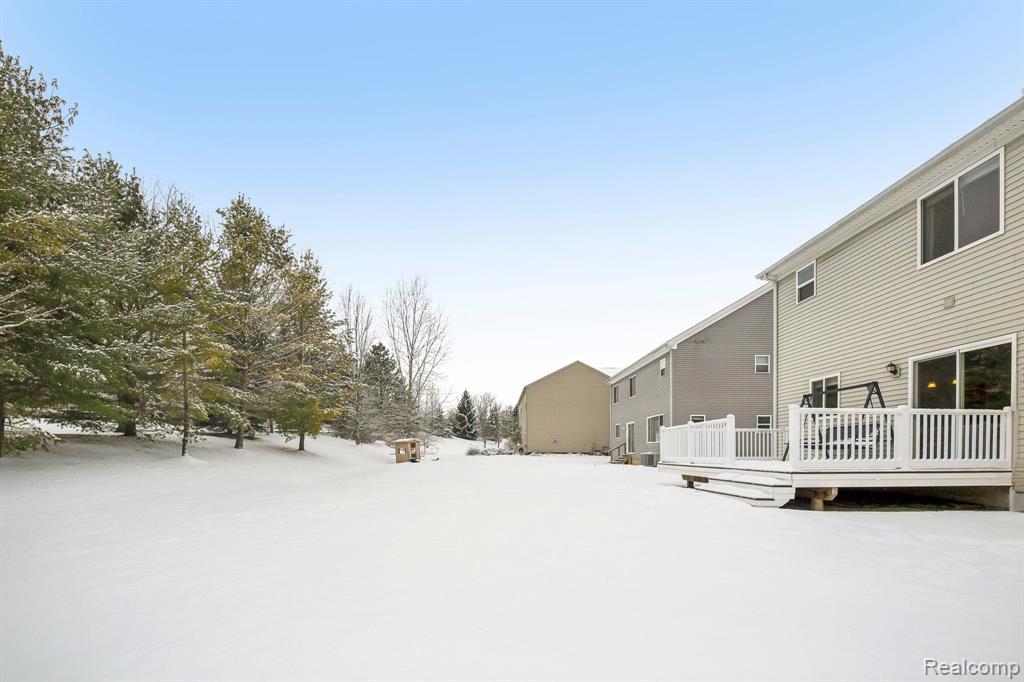 945 RIVER ROCK Drive, Holly, MI 48442 — Photo 37