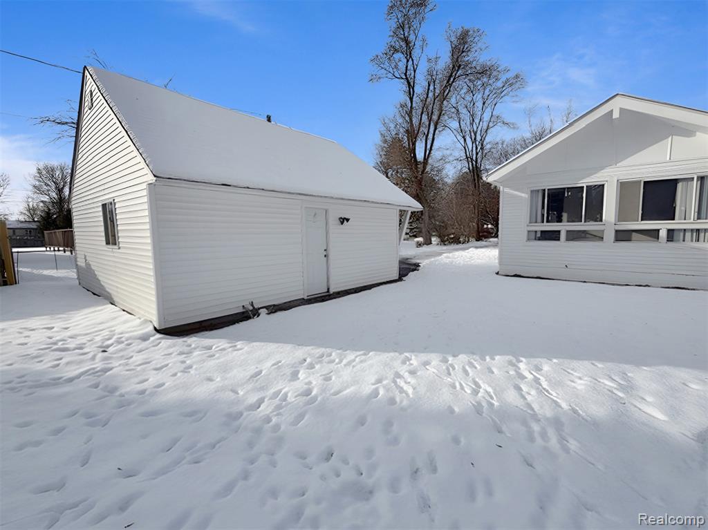 10426 Stark Road, Livonia, MI, 48150