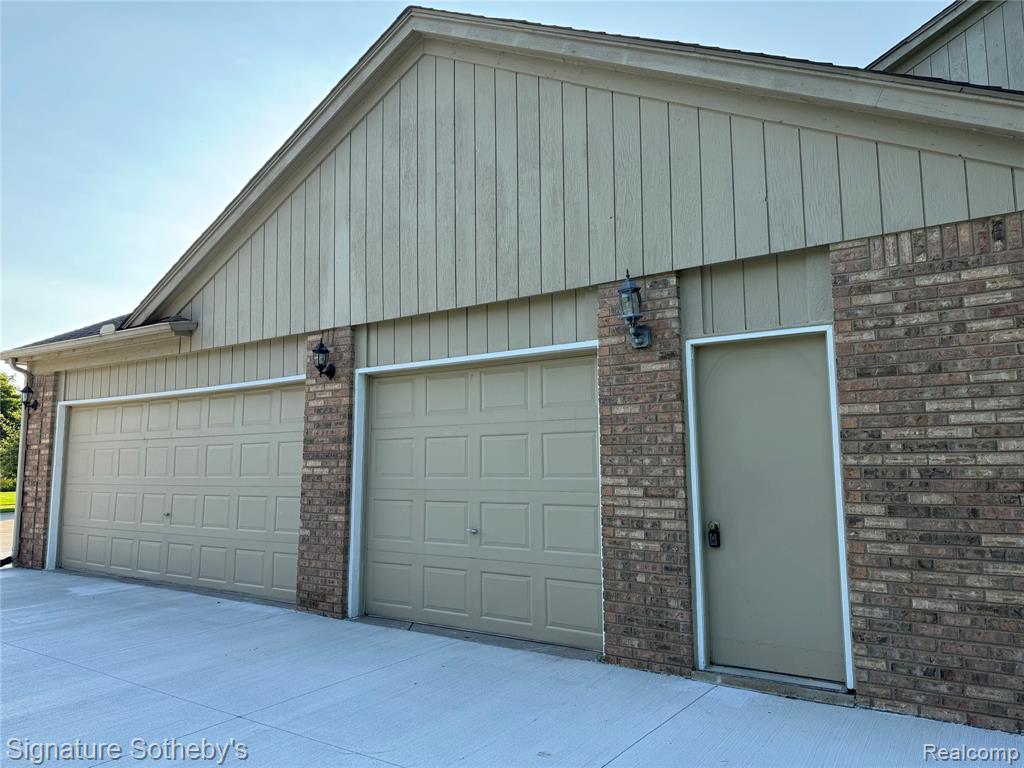 979 Emerson Drive, Troy, MI 48084 — Photo 26