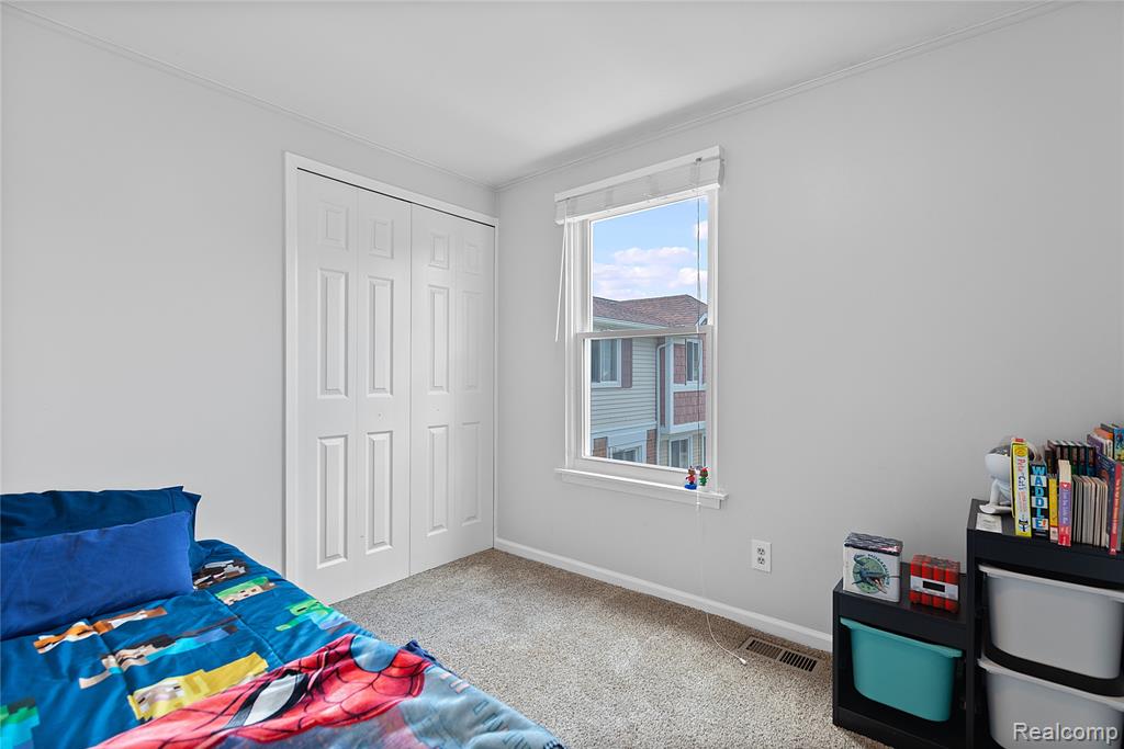 45858 KENSINGTON, Utica, MI 48317 — Photo 14
