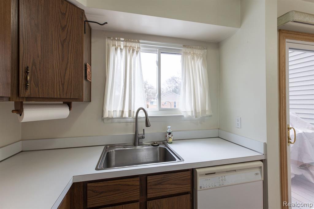2939 Whittier Court, Ann Arbor, MI 48104 — Photo 18