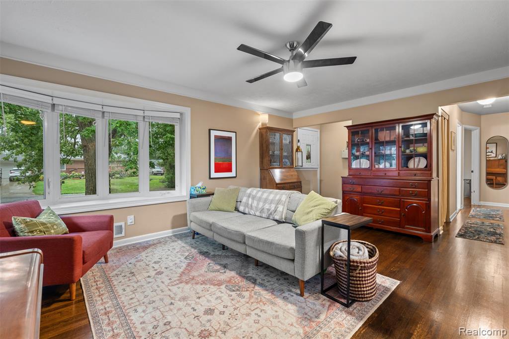 920 Elira Road, Waterford, MI 48328 — Photo 3