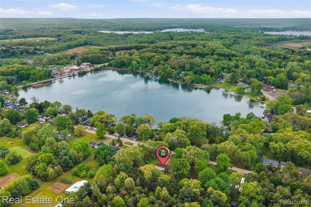 9715 Galatian Drive, Whitmore Lake, MI 48189 — Photo 2