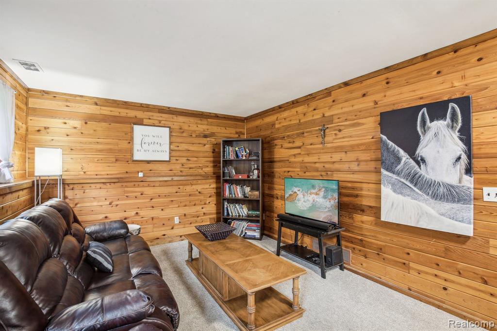 895 N CONKLIN Road, Lake Orion, MI 48362 — Photo 17