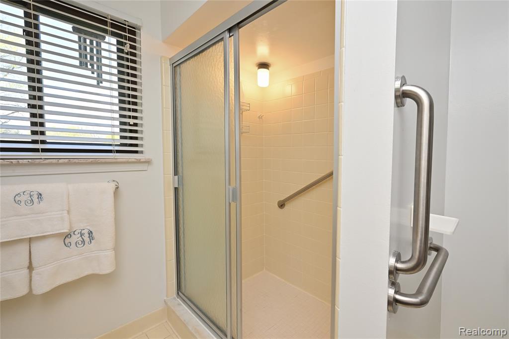 6024 Ledgeway Drive, West Bloomfield, MI — Photo 21