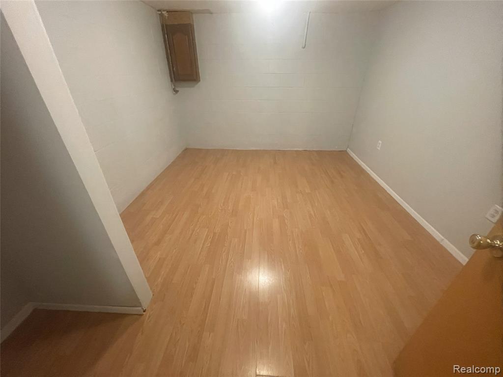980 Indiana Avenue, Marysville, MI 48040 — Photo 36