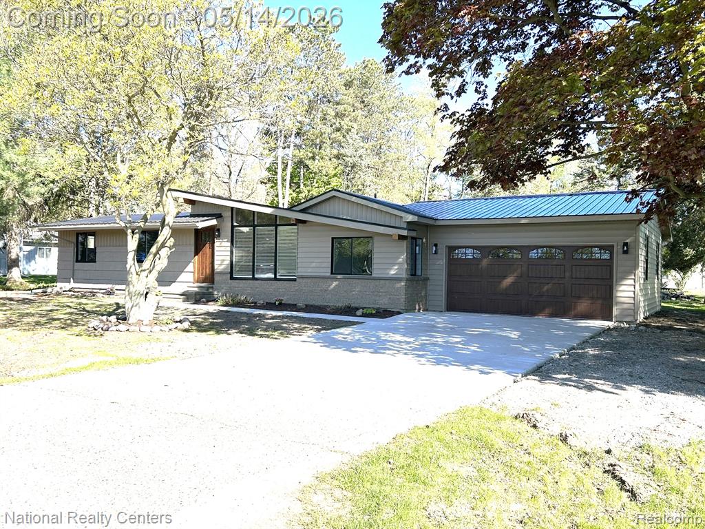 10197 Dar Lane, Goodrich Vlg, MI — front exterior