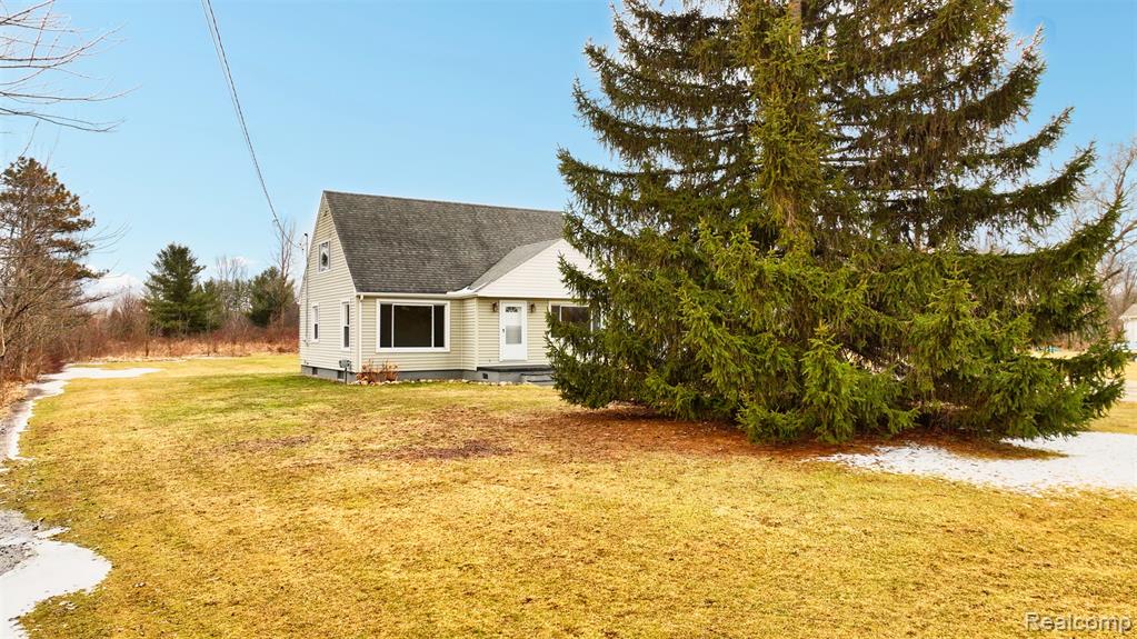 4469 W Coldwater Road, Flint, MI 48504 — Photo 5