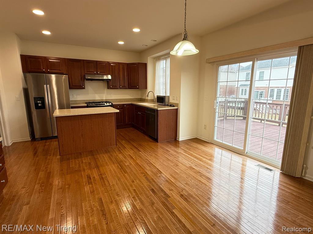 45156 BARTLETT Drive, Novi, MI — Photo 6