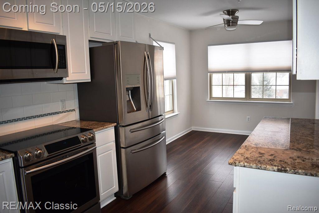 436 BOARDWALK Drive, Walled Lake, MI 48390 — Photo 5