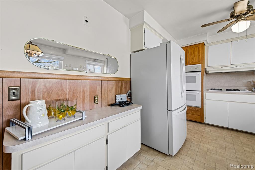 25629 Ridgeway Street, Dearborn Heights, MI 48127 — Photo 20