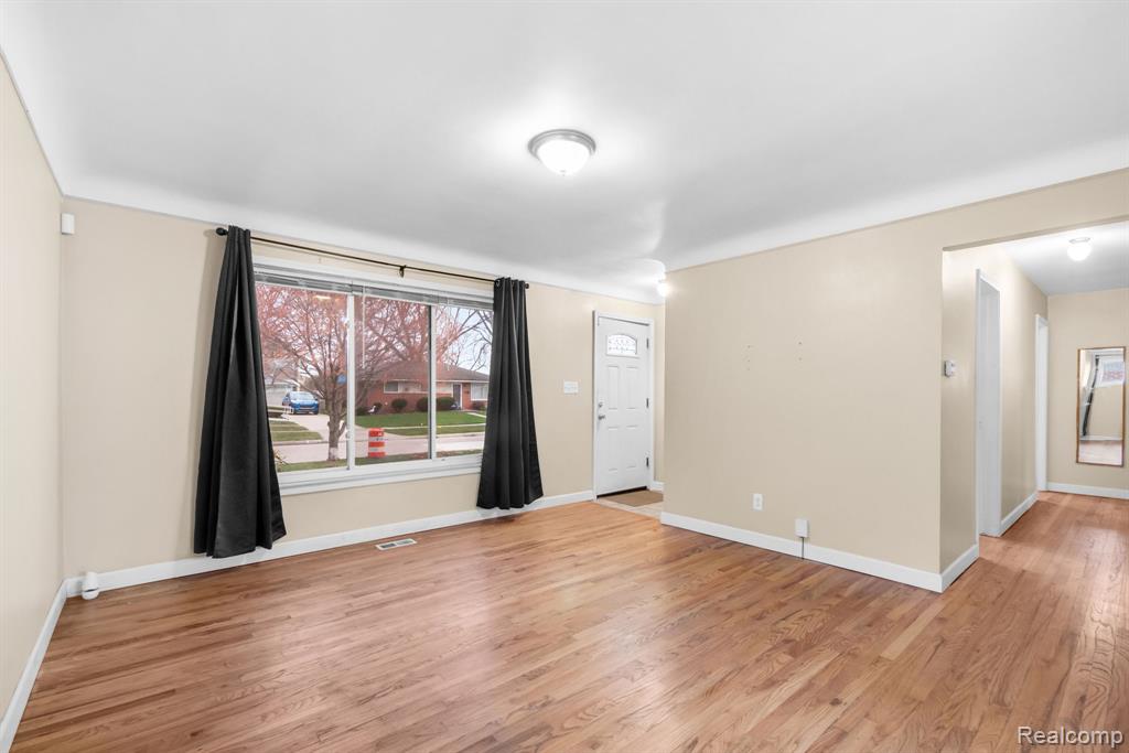 6842 Bison Street, Westland, MI — Photo 5