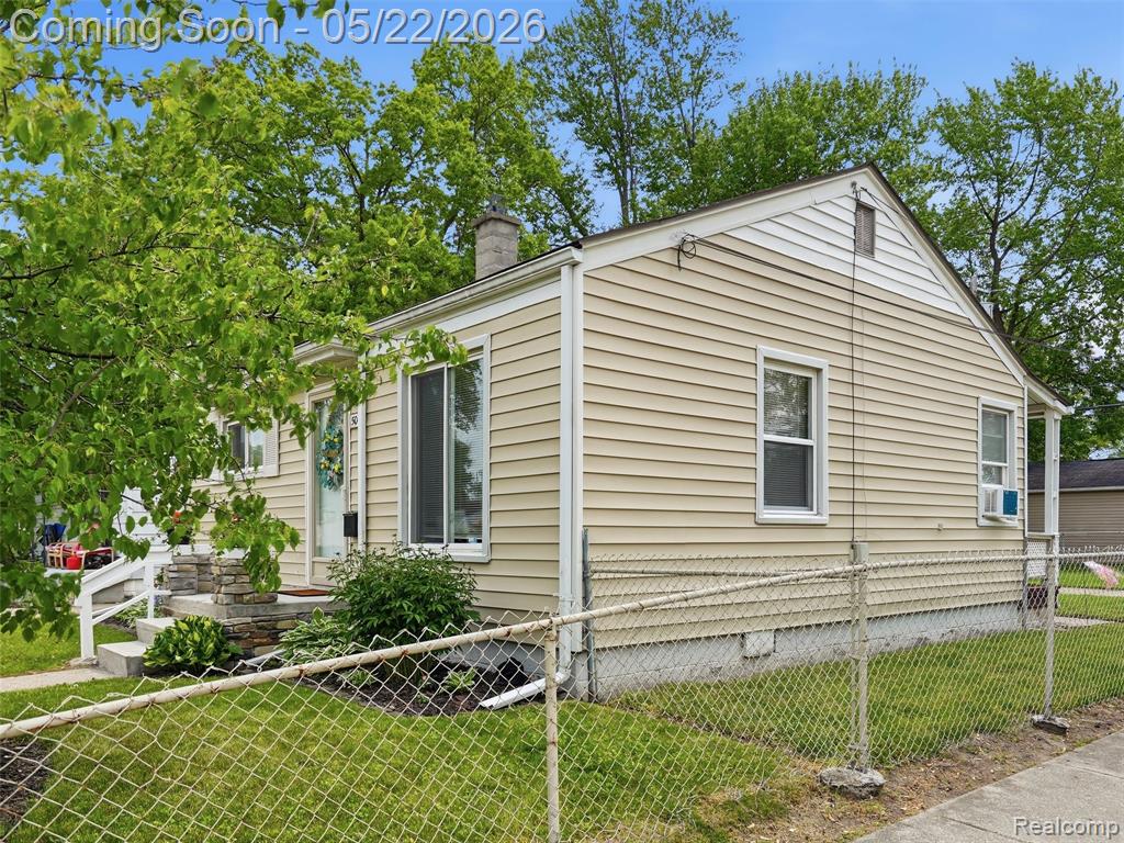 504 E Hudson Avenue, Madison Heights, MI 48071 — Photo 4