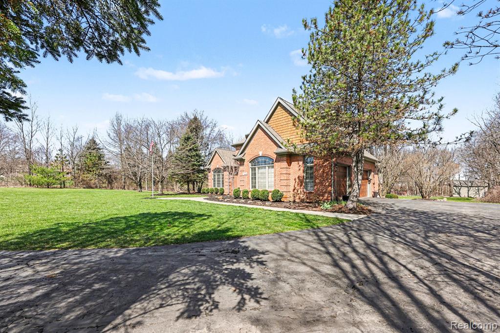 55256 Lee Rd Road, New Hudson, MI 48165 — Photo 3