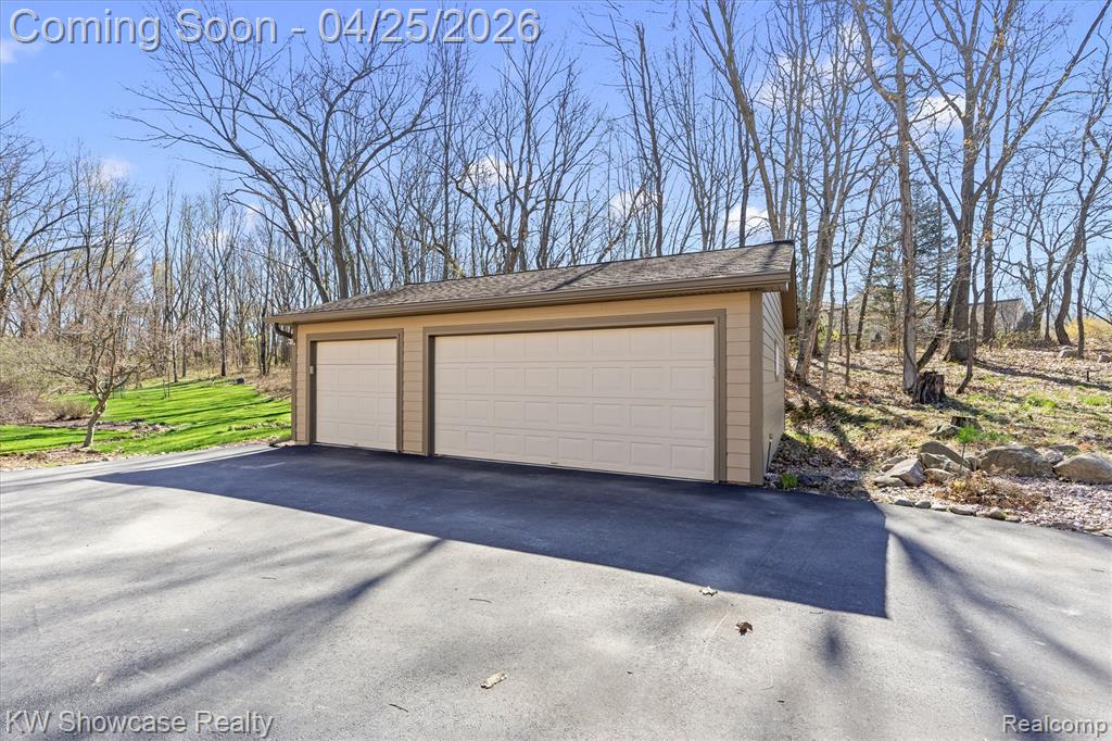 1631 Mystic Hills Drive, Milford, MI 48380 — Photo 41