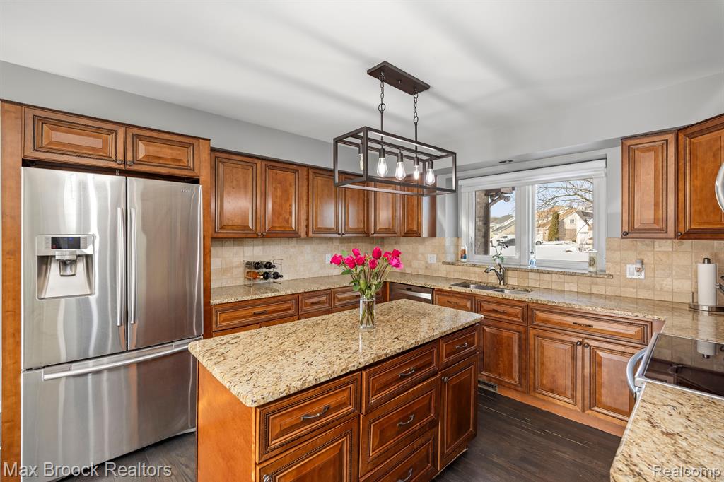 5547 MAPLE LEAF Court, West Bloomfield, MI — Photo 16