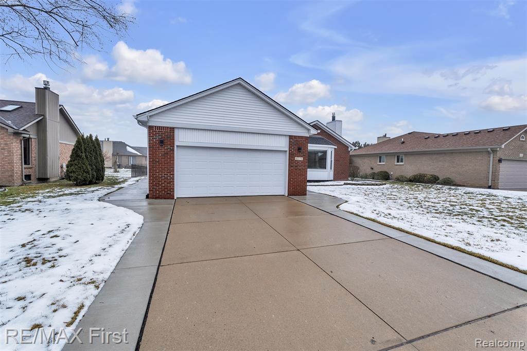 47179 Southern Cross Drive, Macomb, MI 48044 — Photo 28