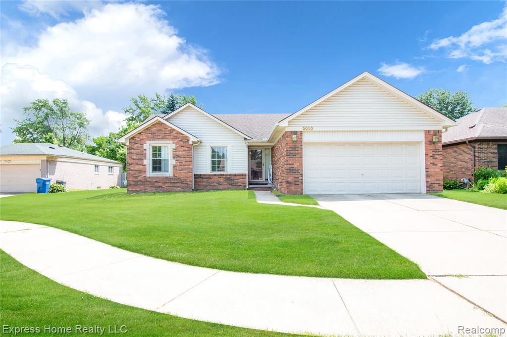 5010 Kelly Drive, Warren, MI 48092 — front exterior
