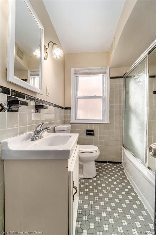 20926 Lennon Street, Harper Woods, MI 48225 — Photo 14