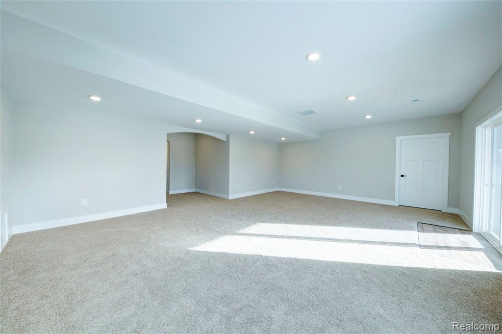 676 ROUND ROCK DR, Howell, MI 48843 — Photo 34