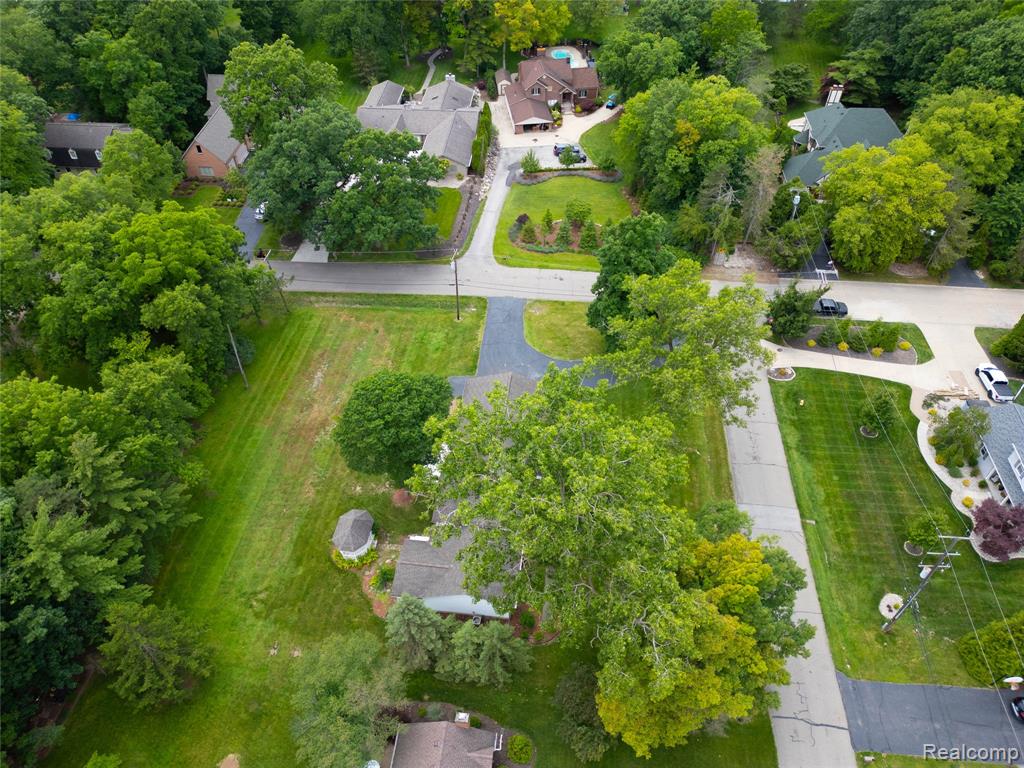 8695 Stout Avenue, Grosse Ile, MI 48138 — Photo 43
