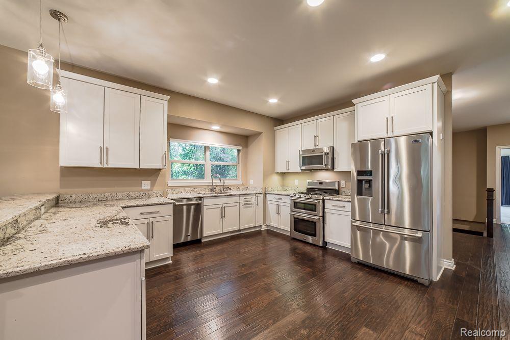 9546 KINGSWAY Circle, Clarkston, MI 48348 — Photo 20