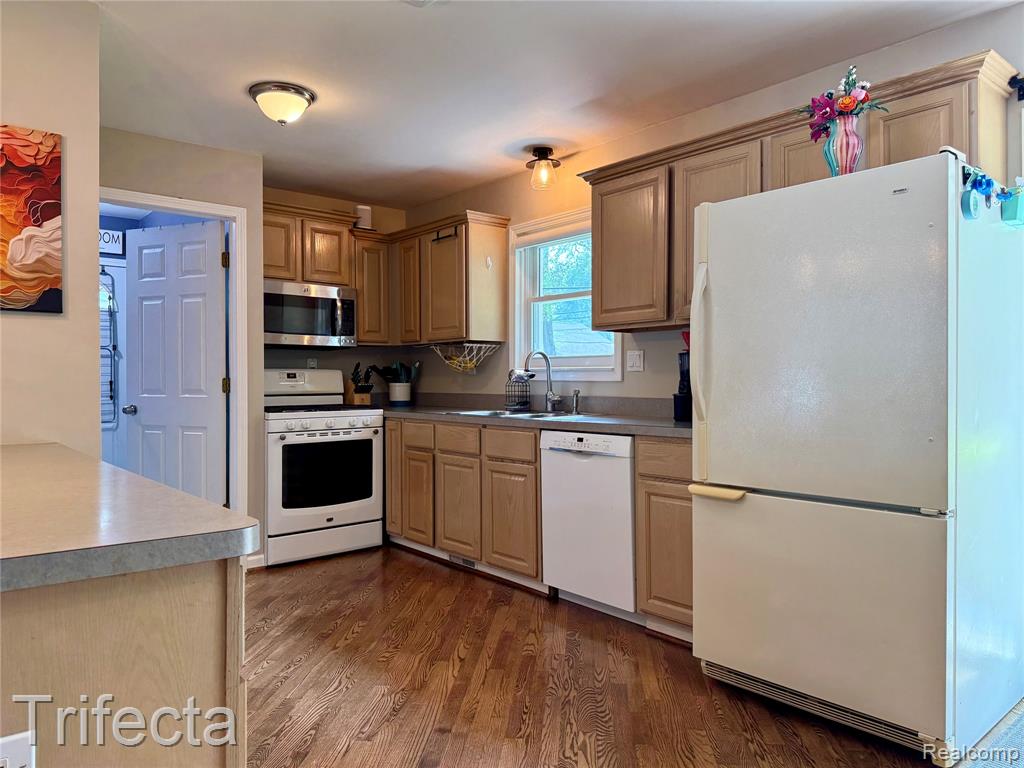 47555 Dequindre Road, Rochester Hills, MI 48307 — Photo 6