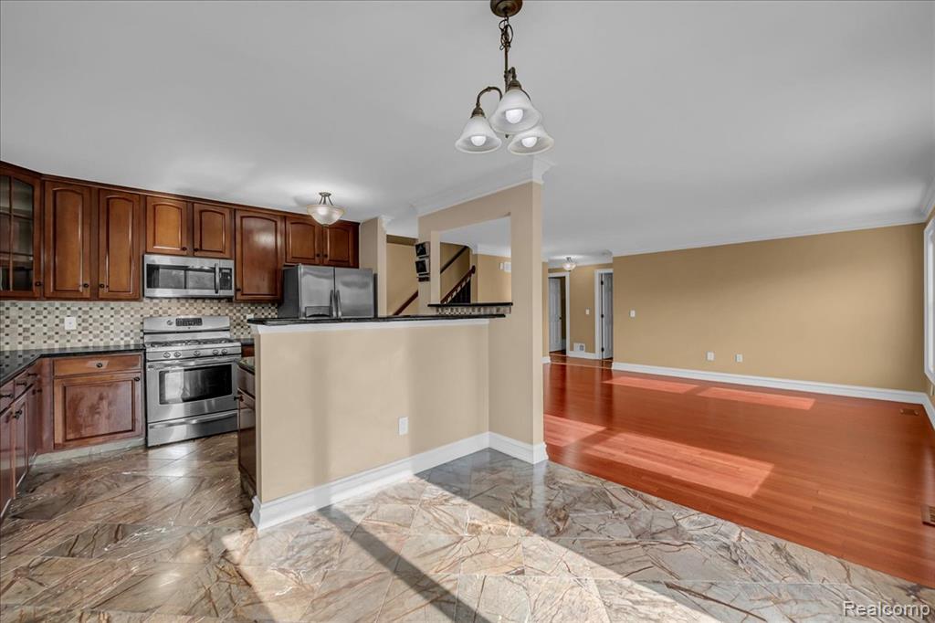 673 Ethan Drive, Westland, MI — Photo 10