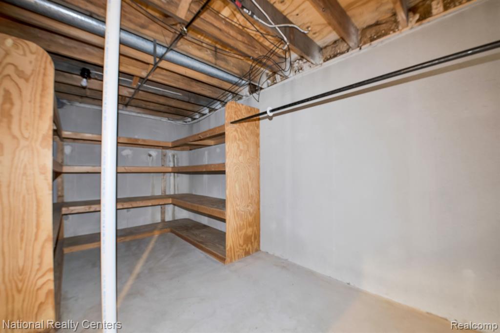 29214 W CHANTICLEER Drive, Southfield, MI 48034 — Photo 30