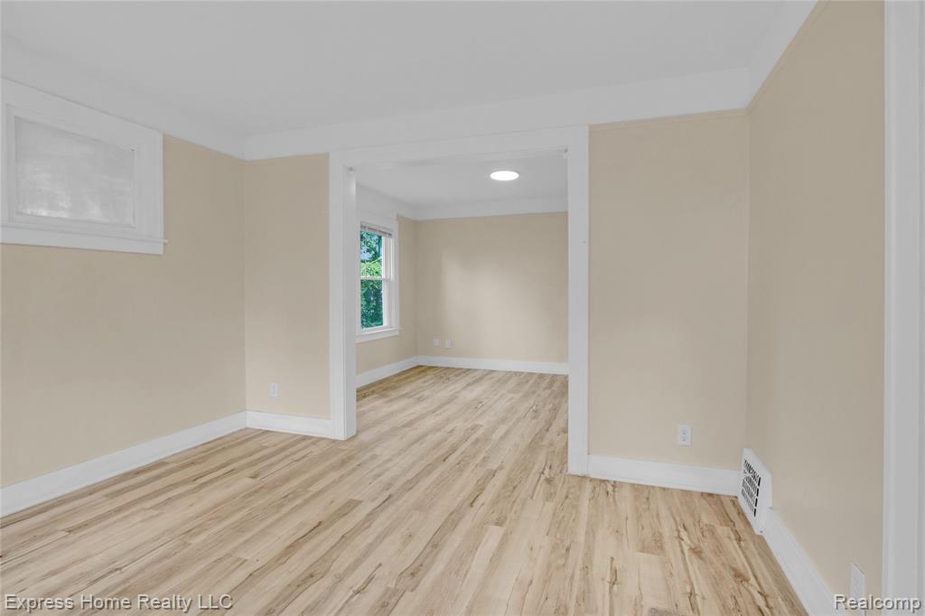 13484 Maine Street, Hamtramck, MI 48212 — Photo 23