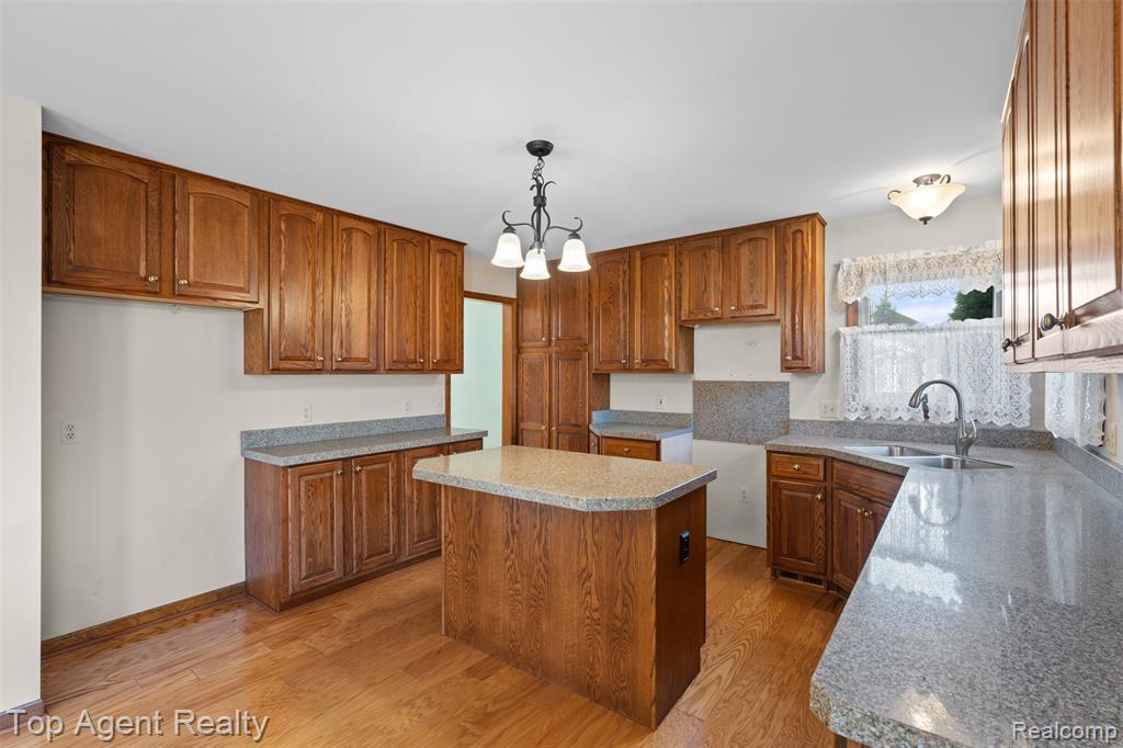 4430 Bayleaf Drive, Sterling Heights, MI 48314 — Photo 17