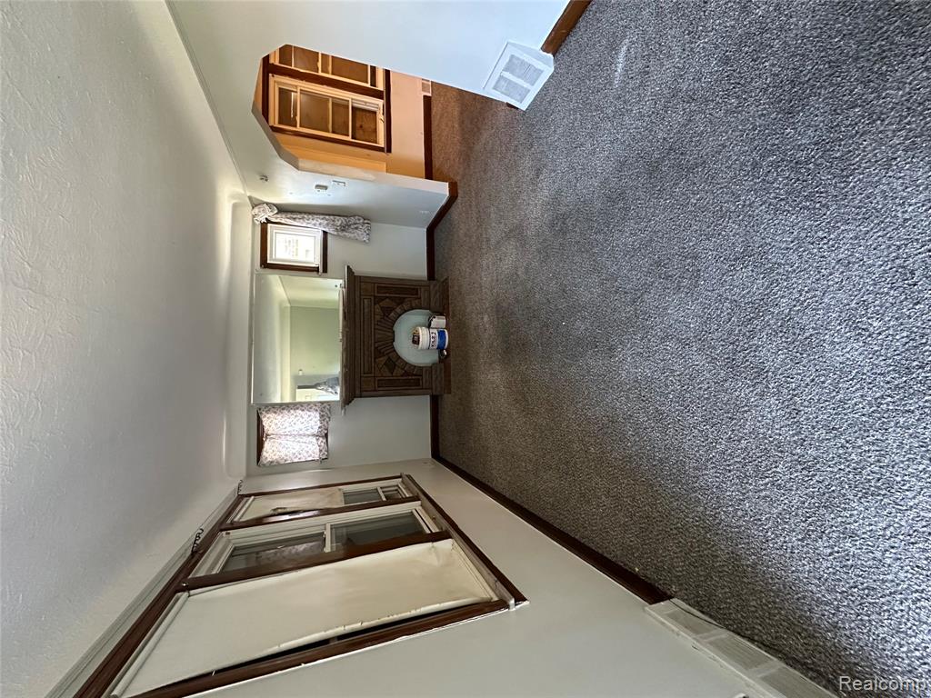 18685 Strasburg Street, Detroit, MI 48205 — Photo 7