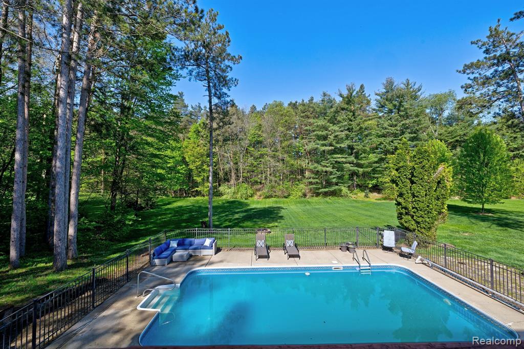 900 ROLLING PINES Drive, Ortonville, MI 48462 — Photo 76