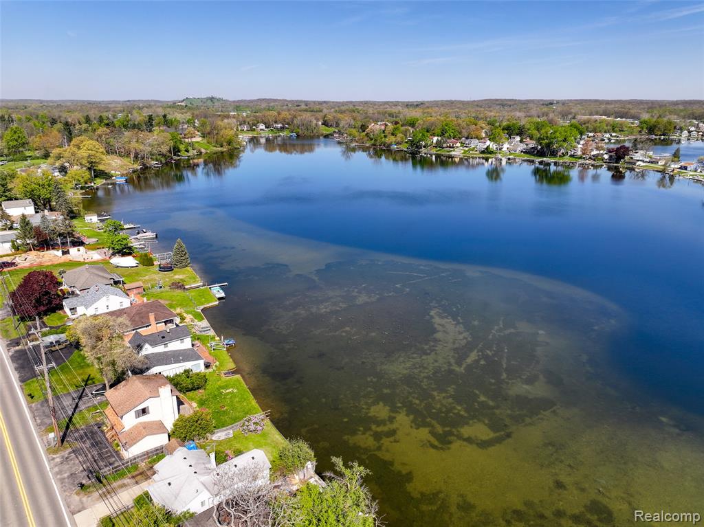 10094 Elizabeth Lake Road, White Lake, MI — Photo 2