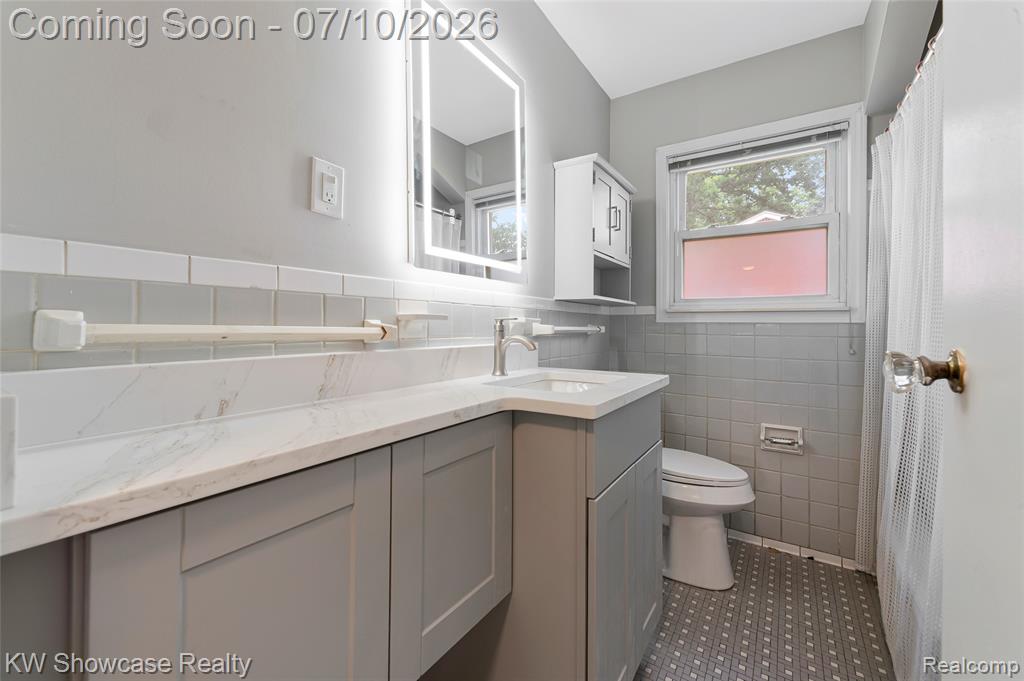 9370 Gillman Street, Livonia, MI 48150 — Photo 33