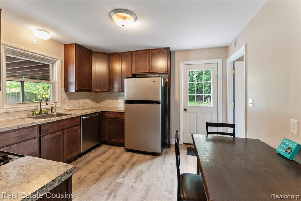 141 Bevins Street, Holly, MI 48442 — Photo 12