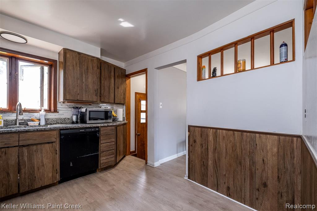 5134 Canterbury Lane, Warren, MI 48092 — Photo 15
