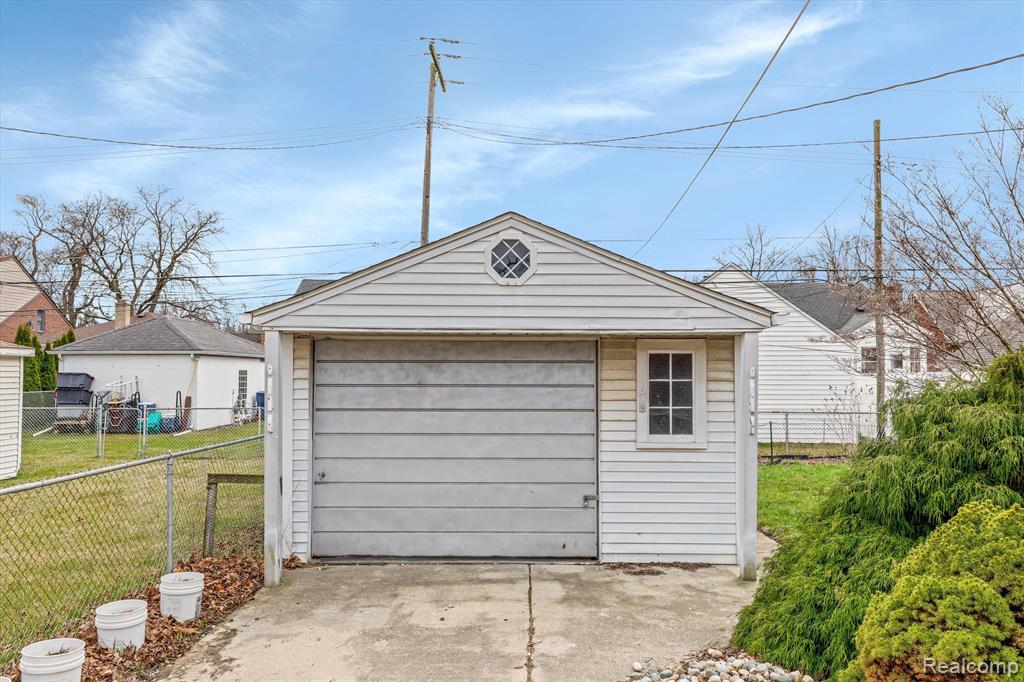 869 LIBERTY Avenue, Lincoln Park, MI 48146 — Photo 27