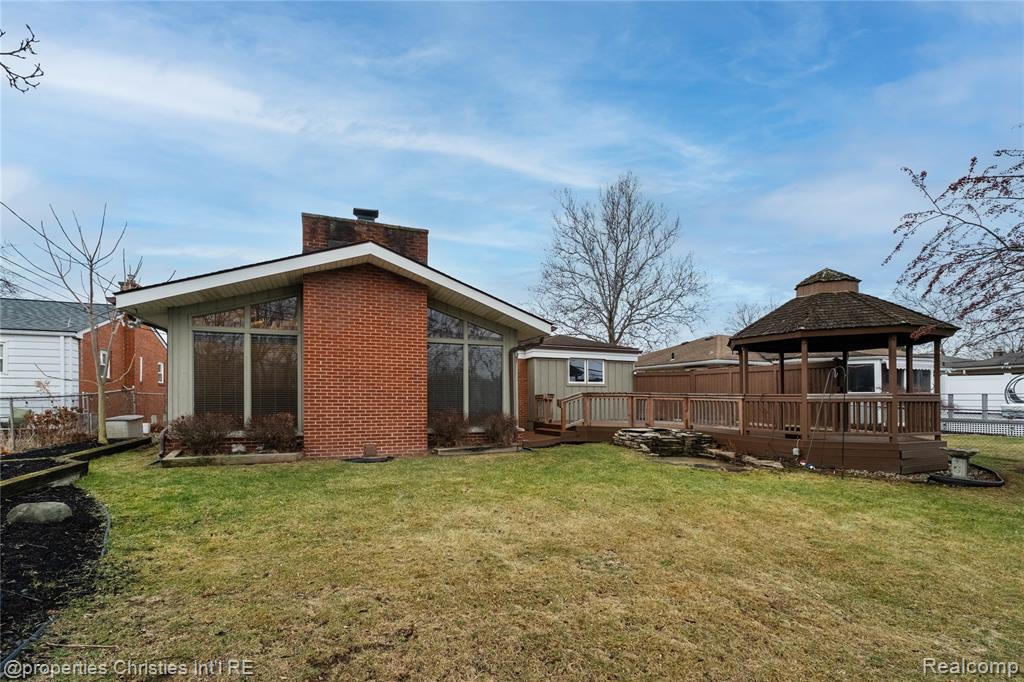 7479 Carrousel Boulevard, Westland, MI — Photo 4