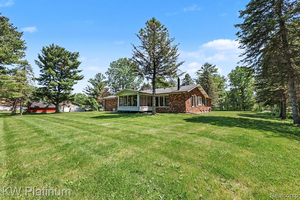 9474 Bartel Road, Columbus, MI — Photo 4