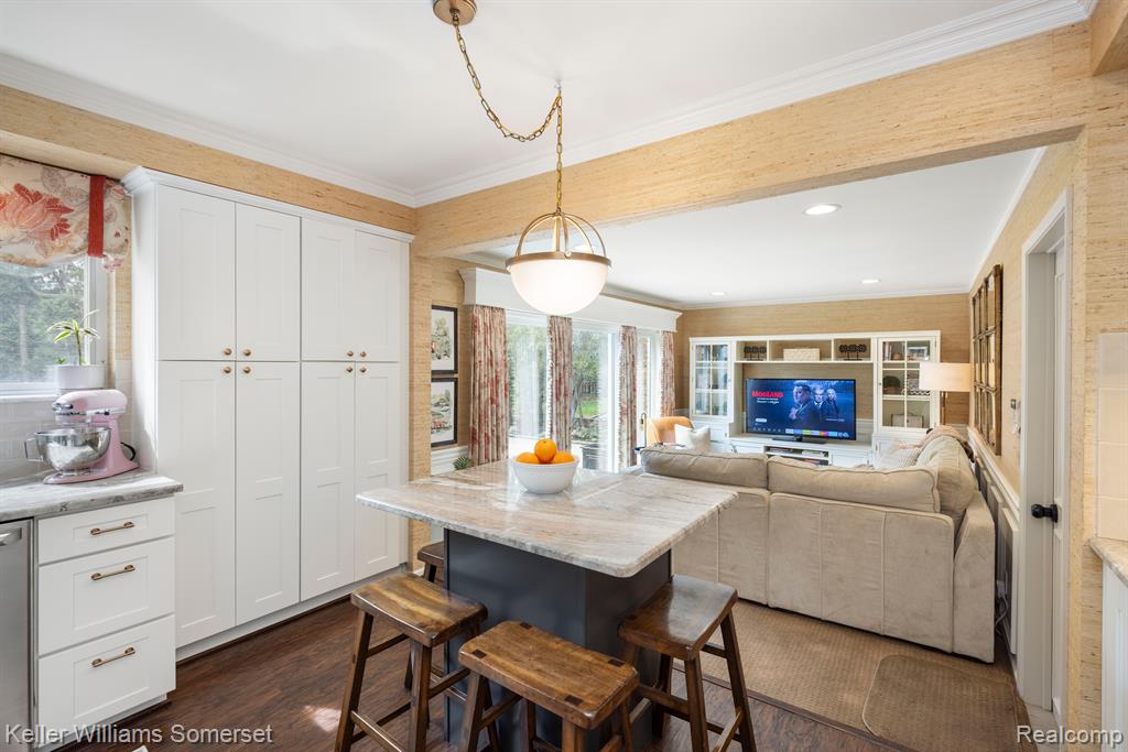 839 COOK Road, Grosse Pointe Woods, MI 48236 — Photo 14