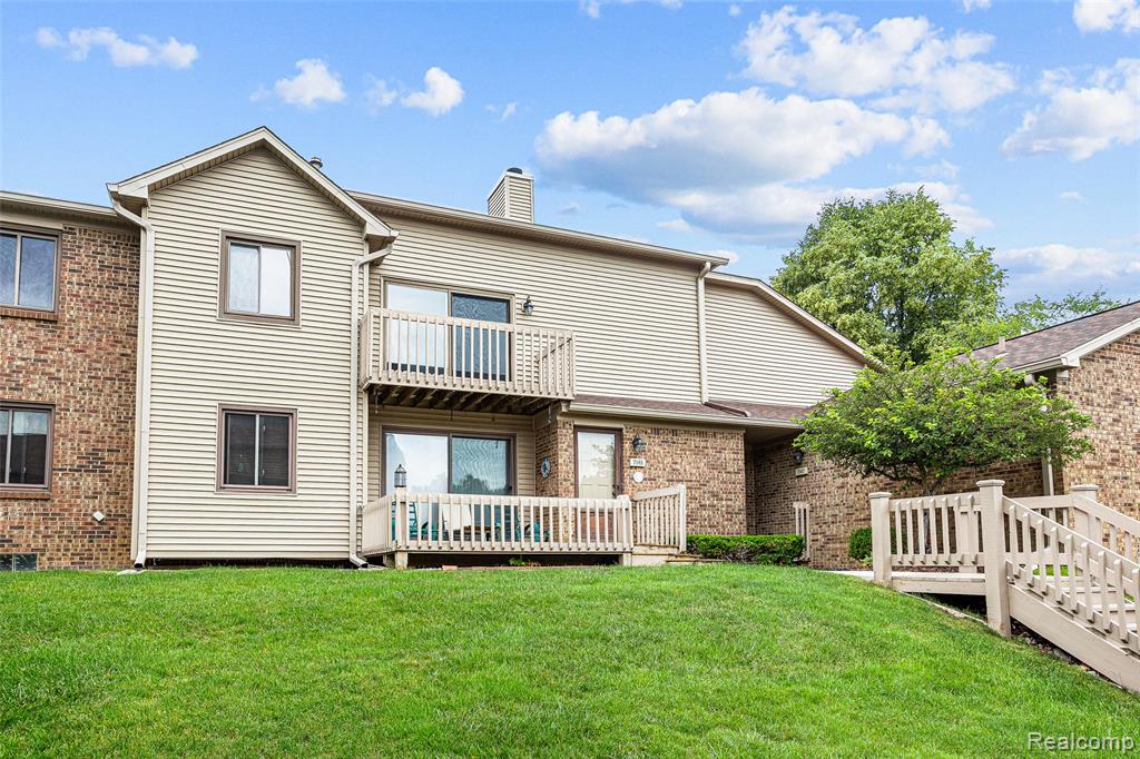 7147 Elmhurst, West Bloomfield, MI — front exterior