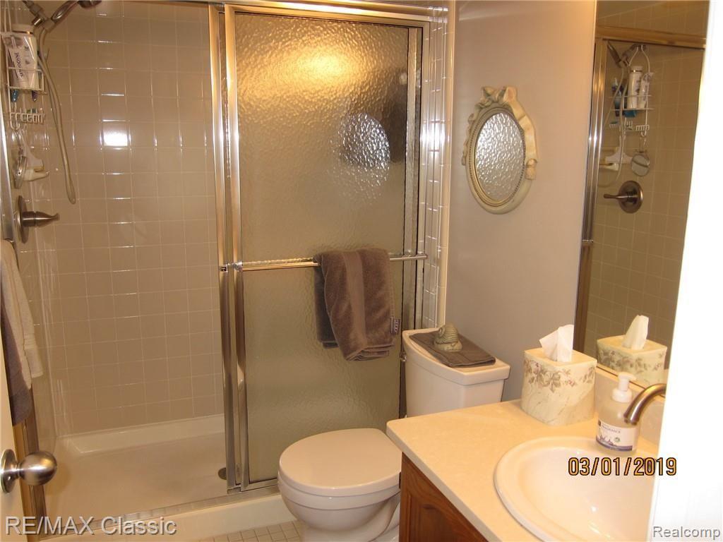 669 CAMDEN Court, Rochester Hills, MI 48307 — Photo 17