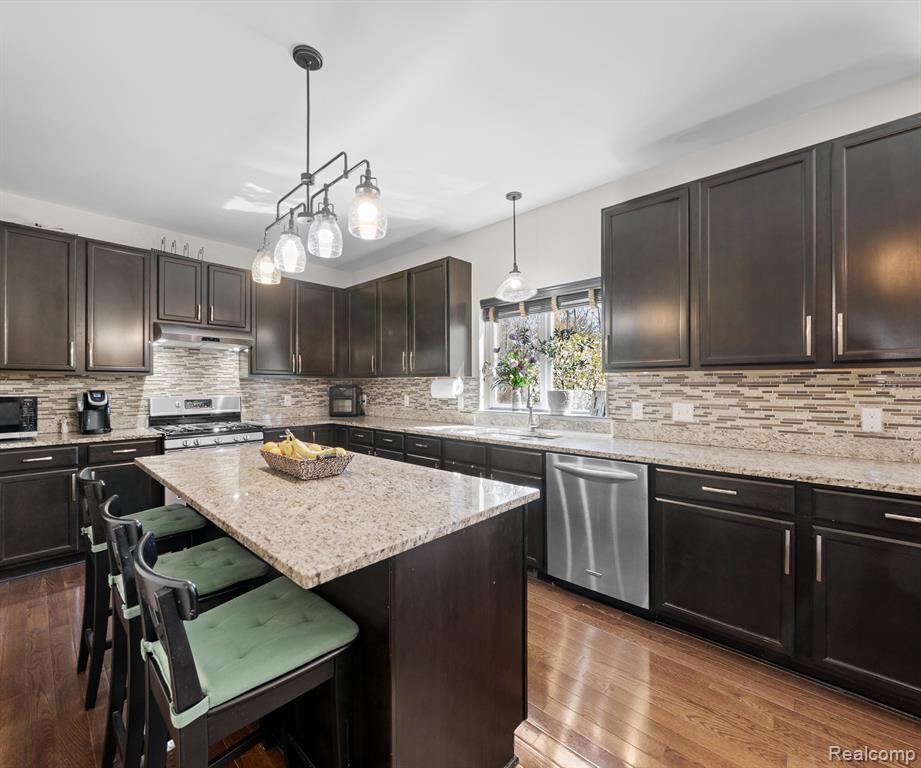 43442 CHERRYWOOD Lane, Canton, MI 48188 — Photo 4