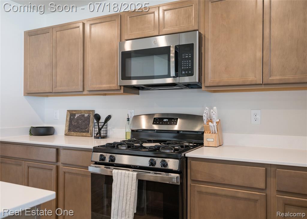 520 Lake Village, Waterford, MI 48328 — Photo 12