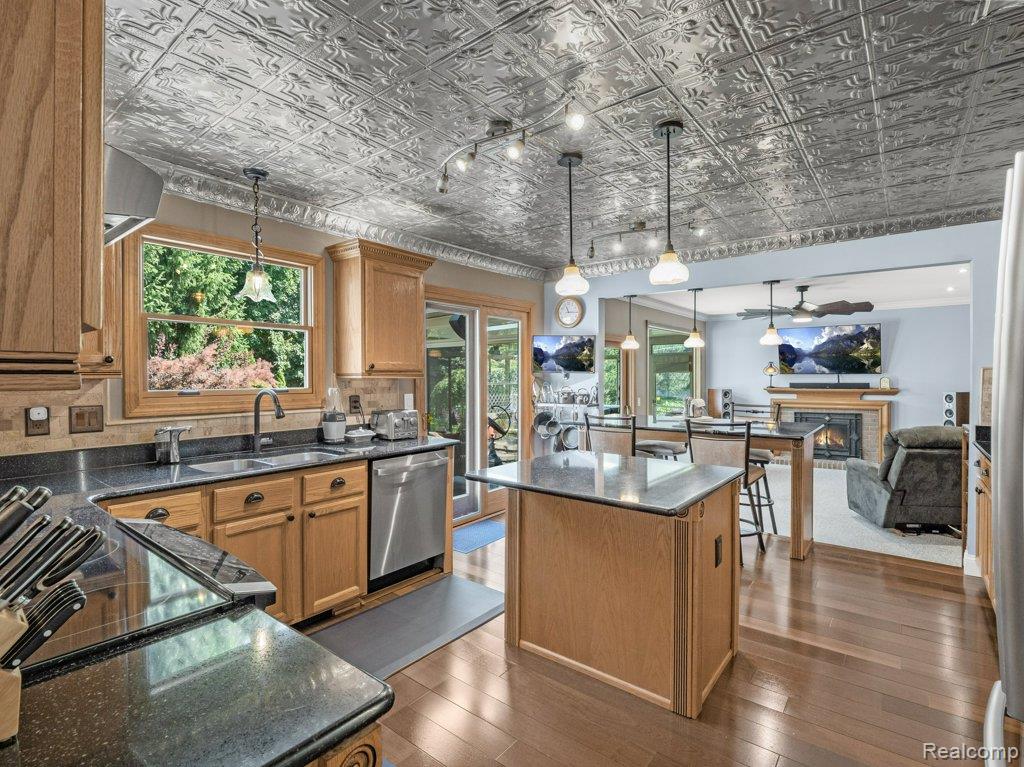 42688 Preswick Court, Van Buren, MI 48111 — Photo 5