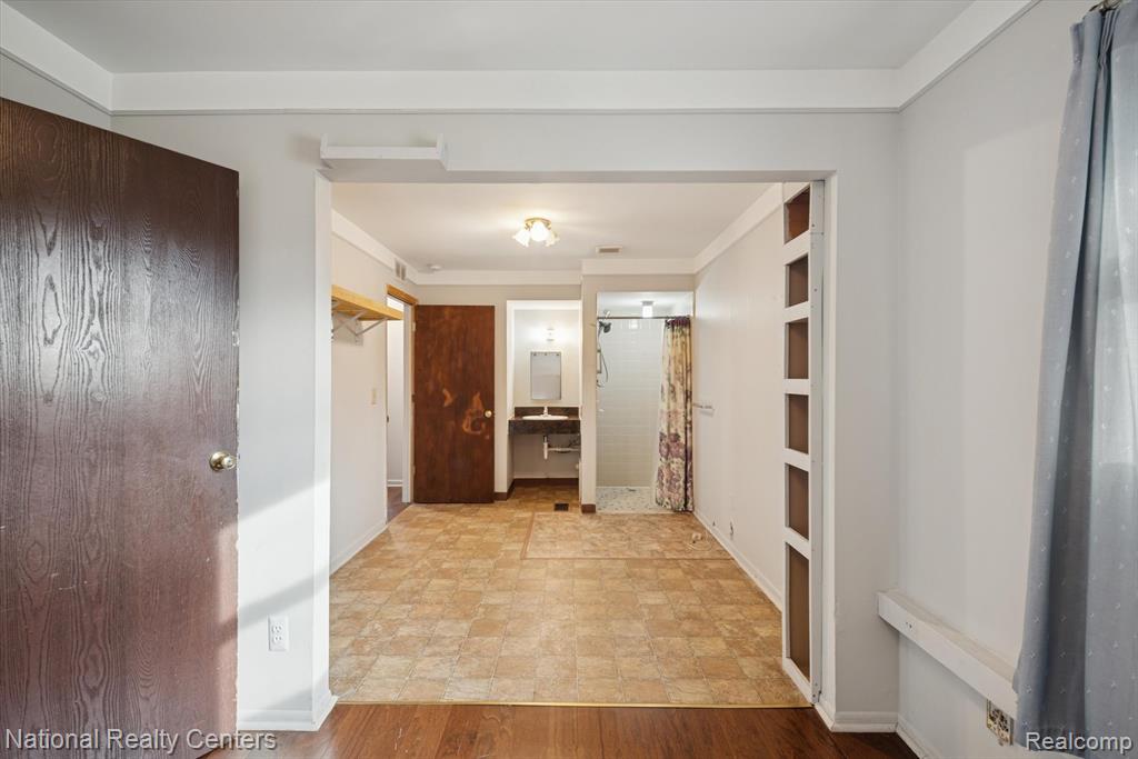 5644 Croissant Street, Dearborn Heights, MI 48125 — Photo 18